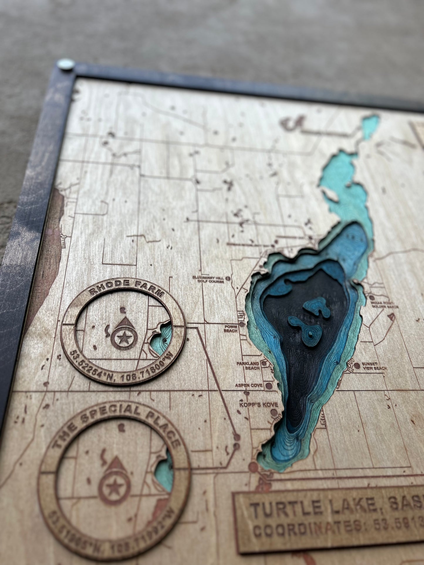 LAYERED LAKE SIGN