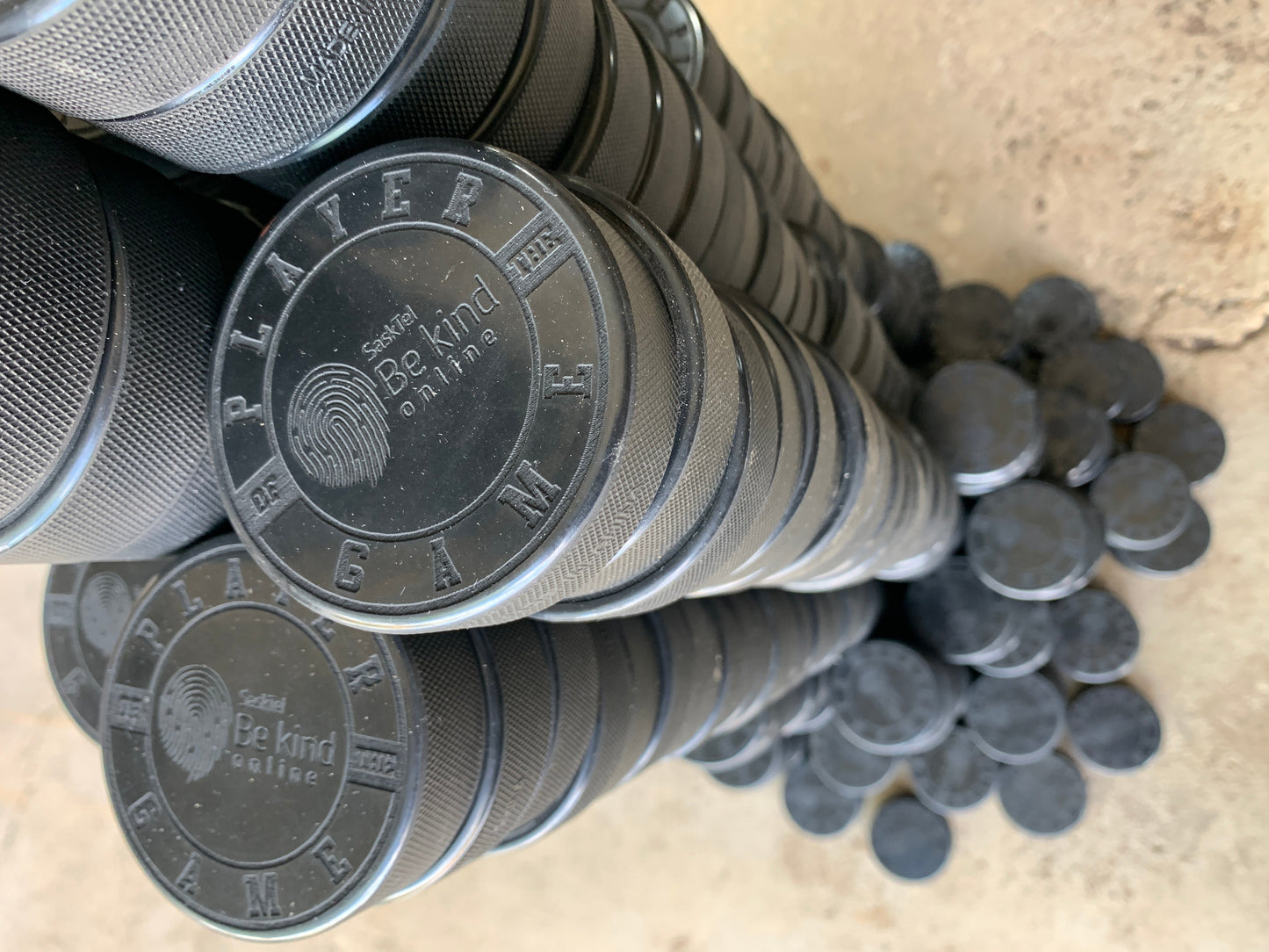 ENGRAVED HOCKEY PUCKS