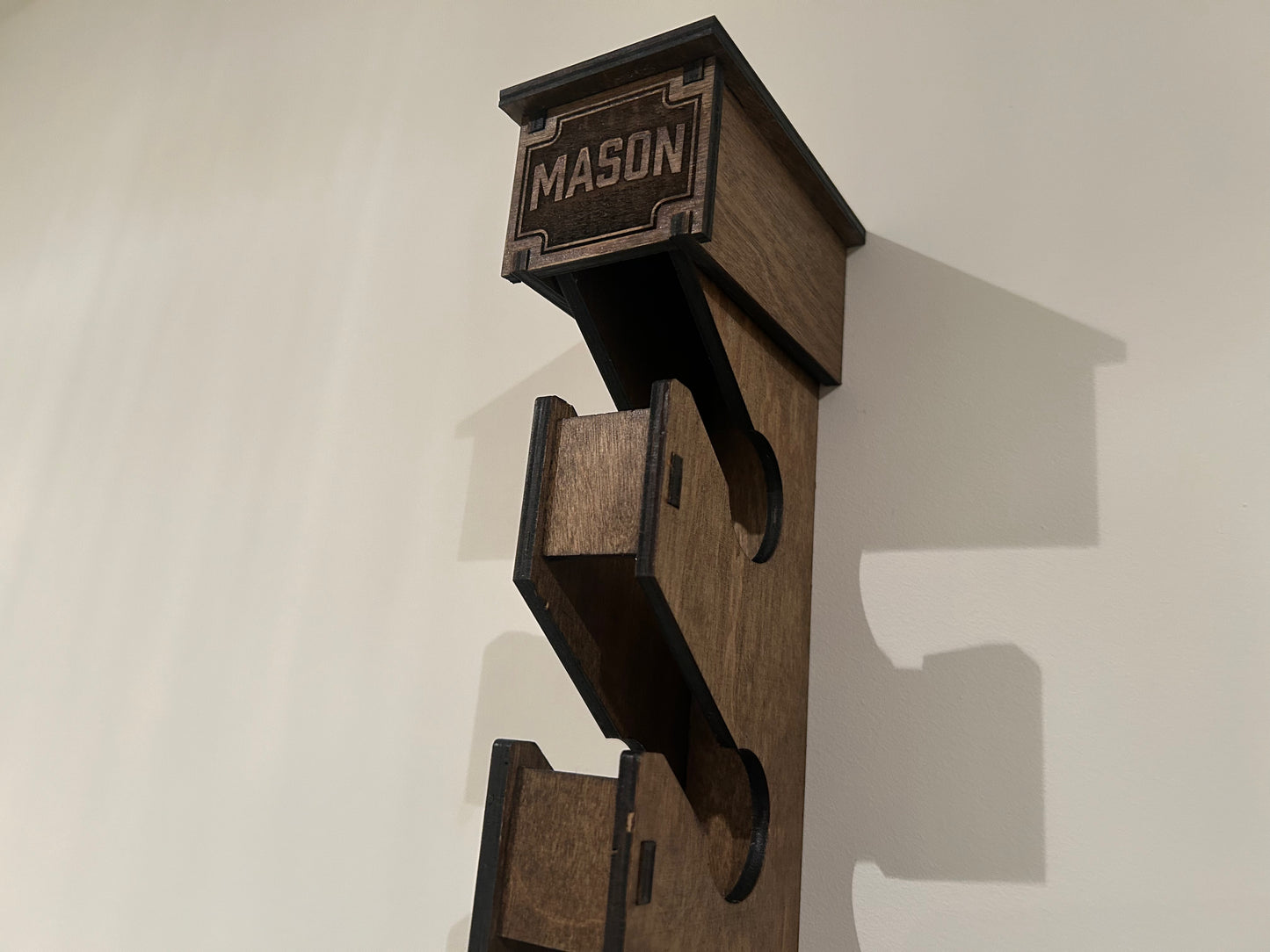 TELESCOPIC HAT RACK
