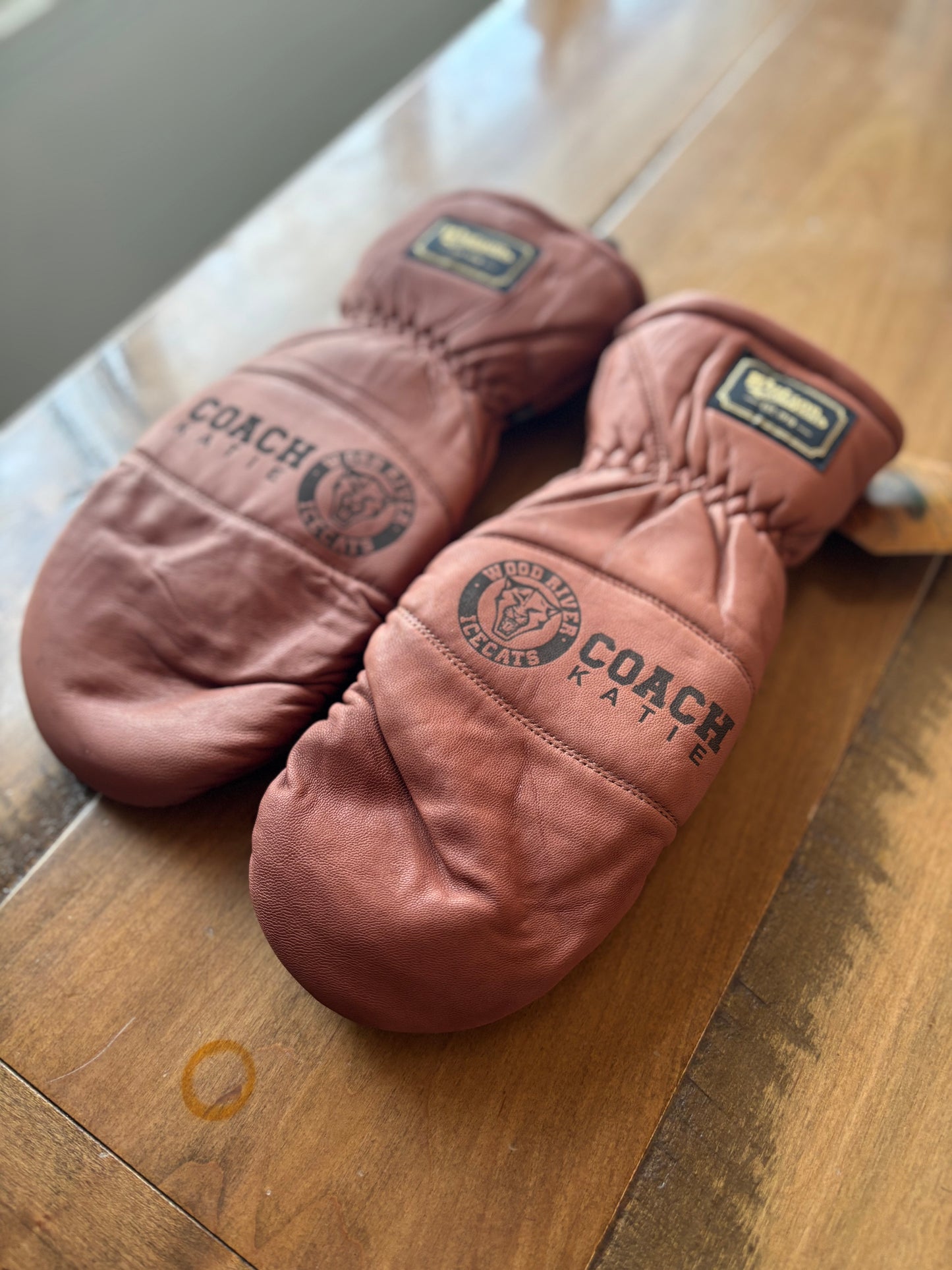ENGRAVED GLOVES