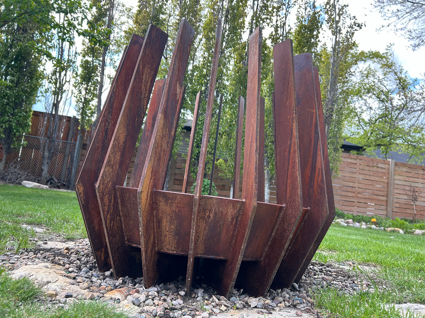 MODERN FIRE PIT (LOCAL PICK UP)