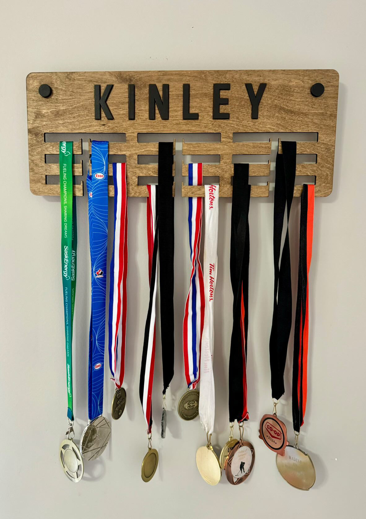 MODERN MEDAL HOLDER