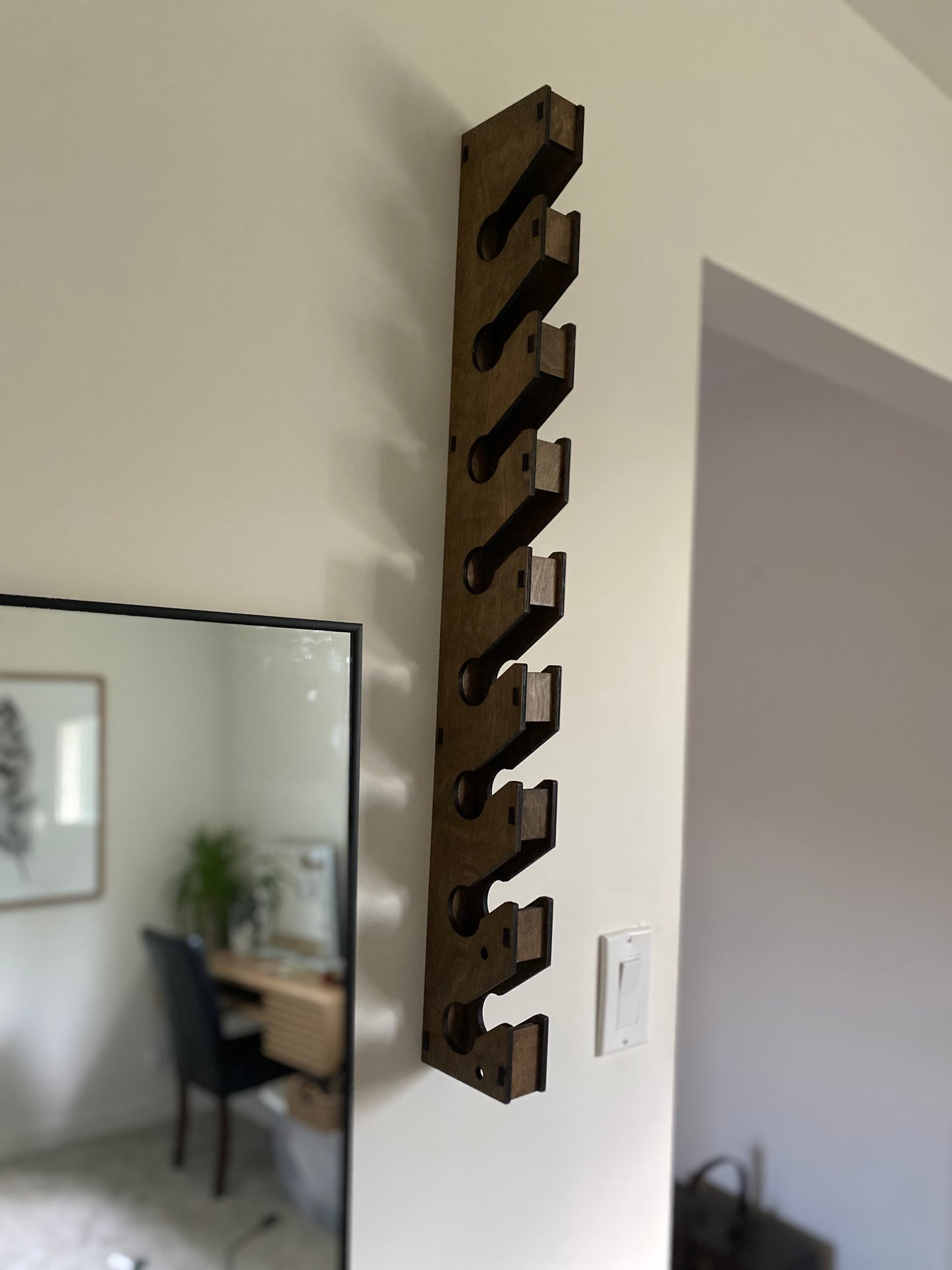 TELESCOPIC HAT RACK